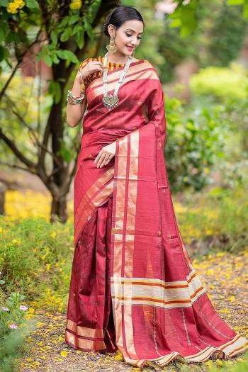 Garb This Tassle Saree Paired With Blouse.This Saree And Blouse Are Kashmir Cotton Silk Based Fabric With Wevon Self Designer Work. Buy This Pretty Saree Now.