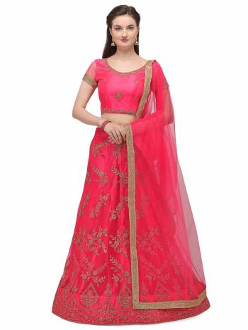 Attrective This Partywear Heavy Designer Lehenga Choli And Dupatta In Fine Color Fabricated On Net Beautified With Heavy Attractive Jari Embroidery Work.Buy Now. 