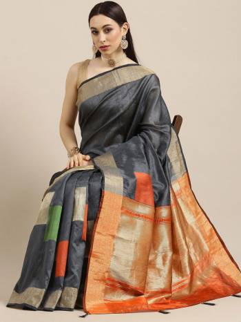 Attrective Look Pretty In This Beautifull Saree In Lovely Color Paired With Contrased Blouse. This Saree And Blouse Are Fabricated On Cotton Slub With Designer Wevon Border Pallu. Buy This Saree Now