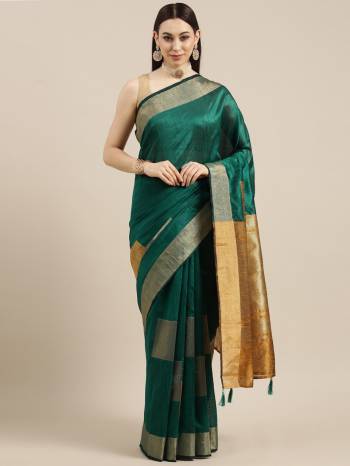 Attrective Look Pretty In This Beautifull Saree In Lovely Color Paired With Contrased Blouse. This Saree And Blouse Are Fabricated On Cotton Slub With Designer Wevon Border Pallu. Buy This Saree Now