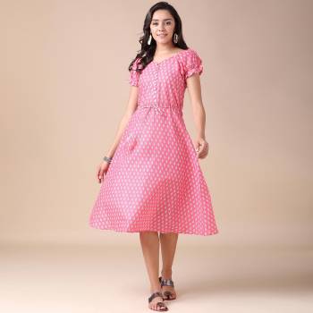 Attrective This Looking Readymade Long Kurti In Fine Color. This Kurti Are Cotton Fabricated Beautified With Designer Printed. It Is Light In Weight And Easy To Carry All Day Long. 