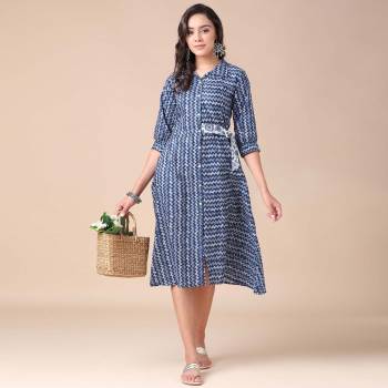 Attrective This Looking Readymade Long Kurti In Fine Color. This Kurti Are Cotton Fabricated Beautified With Designer Printed. It Is Light In Weight And Easy To Carry All Day Long. 