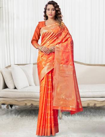 Garb This Tassle Saree Paired With Blouse.This Saree And Blouse Are Lichi Silk Based Fabric With Wevon Self Designer Work. Buy This Pretty Saree Now.