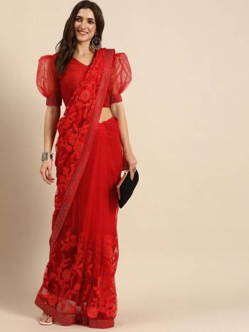 Garb This Partywear Stylist Designer Fine Colour Saree Paired With Blouse.This Saree Are Net And Blouse Are Art Silk Fabric With Heavy Designer Embroidery Work. Buy This Pretty Saree Now.