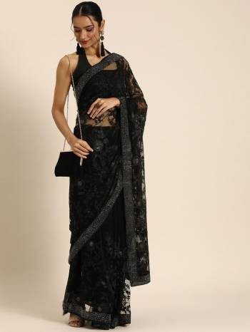 Garb This Partywear Stylist Designer Fine Colour Saree Paired With Blouse.This Saree Are Net And Blouse Are Art Silk Fabric With Heavy Designer Embroidery Work. Buy This Pretty Saree Now.