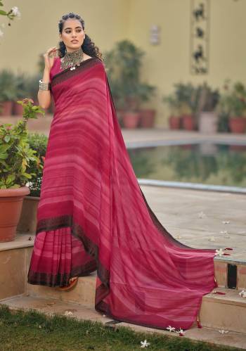 Garb This Partywear Saree Are Fine Light Color Paired With Blouse.This Saree Are Cotton Cotton And Blouse Are Art Silk Based Fabric With Weaving Border Designer With Abstract Printed. Buy This Pretty Saree Now.