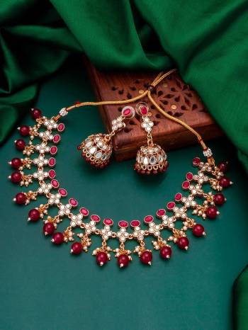 Attrective Look To Your Personality By Pairing Up This Beautiful Necklace With Your Ethnic Attire. This Pretty Set Is In Fine Color Beautified With Stone And Pearl Work. Buy Now.