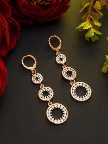 Attrective Look To Your Personality By Pairing Up This Beautiful Earring With Your Ethnic Attire. This Pretty Set Is In Fine Color Beautified With American Diamond Work. Buy Now.