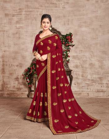 Garb This Designer Partywear Saree Are Fine Saree Paired With Blouse.This Saree And Blouse Are P.C.Vichitra Silk Based Fabric With Designer Jari Embroidery,Stone Work. Buy This Pretty Saree Now.