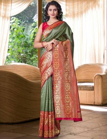 Garb This Traditional Saree Paired With Blouse.This Saree And Blouse Are Lichi Silk Based Fabric With Wevon Self Designer Work. Buy This Pretty Saree Now.