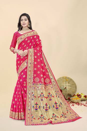 Stylist This Partywear Designer Fine Colour Saree Paired With Blouse.This Saree And Blouse Are Banarasi Silk Fabric With Heavy Jacquad Wevon Jari Designer Work. Buy This Pretty Saree Now.