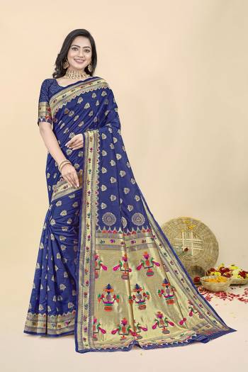 Stylist This Partywear Designer Fine Colour Saree Paired With Blouse.This Saree And Blouse Are Banarasi Silk Fabric With Heavy Jacquad Wevon Jari Designer Work. Buy This Pretty Saree Now.