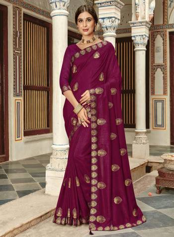 Stylist Looking This Partywear Designer Fine Colour Saree Paired With Blouse.This Saree And Blouse Are Vichitra Silk Fabric With Heavy Designer Jari Embroidery Work. Buy This Pretty Saree Now.