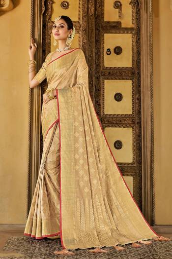 Looking This Designer Tassle Saree Are Fine Saree Paired With Blouse.This Saree And Blouse Are Silk Based Fabric With Weaving Designer Work. Buy This Pretty Saree Now.