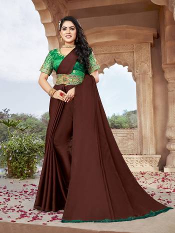 Attrective This Designer Saree Are Fine Saree Paired With Contrasted Blouse And Belt.This Saree Are Moss Chiffon And Blouse And Belt Are Art Silk Based Fabric With Designer Embroidery Work. Buy This Pretty Saree Now.