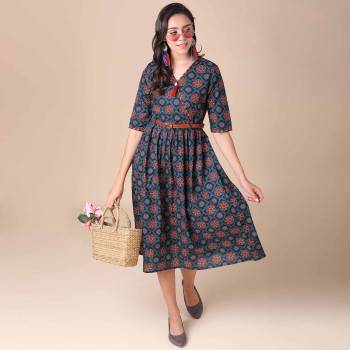 Garb This Good Looking Readymade Long Kurti With Belt In Fine Color.Its Long Kurti Are Cotton Fabricated Beautified With Designer Printed. It Is Light In Weight And Easy To Carry All Day Long. 