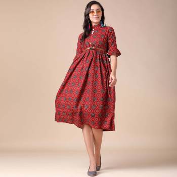 Garb This Good Looking Readymade Long Kurti With Belt In Fine Color.Its Long Kurti Are Cotton Fabricated Beautified With Designer Printed. It Is Light In Weight And Easy To Carry All Day Long. 