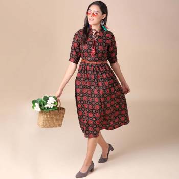 Garb This Good Looking Readymade Long Kurti With Belt In Fine Color.Its Long Kurti Are Cotton Fabricated Beautified With Designer Printed. It Is Light In Weight And Easy To Carry All Day Long. 