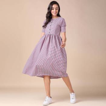 Stylist This Readymade Long Kurti In Fine Color. Its Kurti Are Cotton Fabricated Beautified With Weaving Chex Designer. It Is Light In Weight And Easy To Carry All Day Long. 