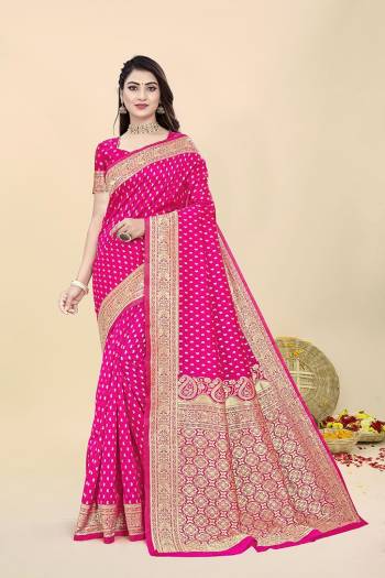 Stylist This Traditional Partywear Designer Fine Colour Saree Paired With Blouse.This Saree And Blouse Are Banarasi Silk Fabric With Heavy Wevon Jacquad Designer. Buy This Pretty Saree Now.