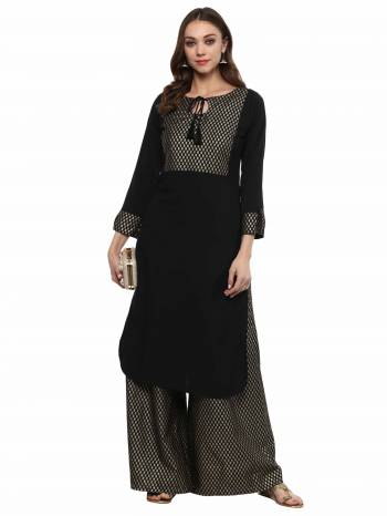 Attrective This Readymade Partywear Long Kurti In Fine Color. Its Kurti On Crepe Fabricated Beautified With Designer Printed. It Is Light In Weight And Easy To Carry All Day Long. 