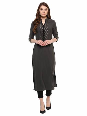 Attrective This Readymade Partywear Long Kurti In Fine Color. Its Kurti On Crepe Fabricated Beautified With Designer Printed. It Is Light In Weight And Easy To Carry All Day Long. 