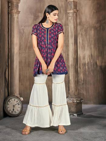 Stylist This Readymade Long Kurti With Plazzo In Fine Color Kurti And Plazzo Are Rayon Fabricated Beautified With Designer Printed. It Is Light In Weight And Easy To Carry All Day Long. 