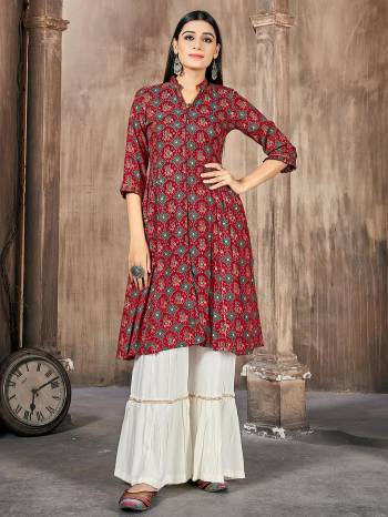 Stylist This Readymade Long Kurti With Plazzo In Fine Color Kurti And Plazzo Are Rayon Fabricated Beautified With Designer Printed. It Is Light In Weight And Easy To Carry All Day Long. 