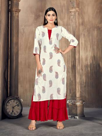 Stylist This Readymade Long Kurti With Plazzo In Fine Color Kurti And Plazzo Are Rayon Fabricated Beautified With Designer Printed. It Is Light In Weight And Easy To Carry All Day Long. 