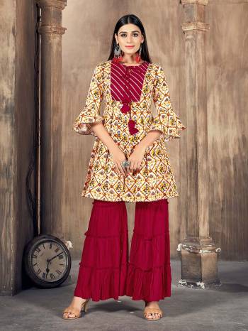 Stylist This Readymade Long Kurti With Plazzo In Fine Color Kurti And Plazzo Are Rayon Fabricated Beautified With Designer Printed. It Is Light In Weight And Easy To Carry All Day Long. 