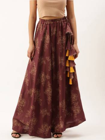 Attrective This Good Looking Readymade Skirt In Fine Color. Its Skirt Are Cotton Rayon Fabricated Beautified With Fancy Designer Digital Printed With Hand Made Tassels. It Is Light In Weight And Easy To Carry All Day Long. 