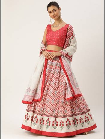 Garb This Partywear Heavy Designer Lehenga Choli And Dupatta In Fine Color. This Lahenga Choli Are Vaishari Silk And Dupatta Are Maslin Fabricated On Beautified With Attractive Designer Printed.Buy Now. 