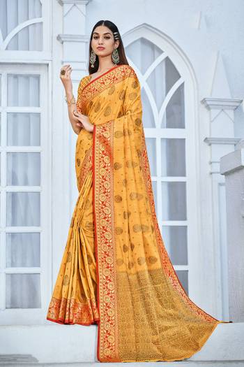 Looking This Designer Tassle Saree Are Fine Saree Paired With Blouse.This Saree And Blouse Are Cotton Handloom Based Fabric With Weaving Designer Jari Work. Buy This Pretty Saree Now.