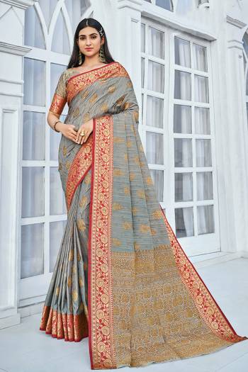 Looking This Designer Tassle Saree Are Fine Saree Paired With Blouse.This Saree And Blouse Are Cotton Handloom Based Fabric With Weaving Designer Jari Work. Buy This Pretty Saree Now.