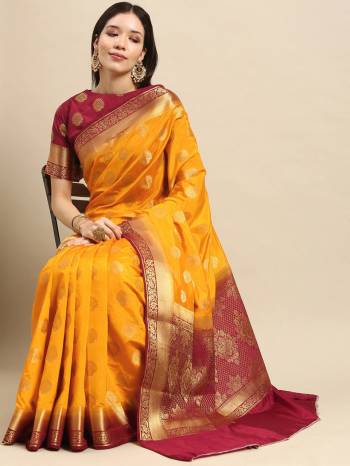 Looking This Traditional Partywear Saree Are Fine Saree Paired With Blouse.This Saree And Blouse Are Silk Fabric With Designer Weaving Jacquard Work. Buy This Pretty Saree Now.