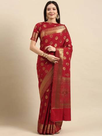 Looking This Traditional Partywear Saree Are Fine Saree Paired With Blouse.This Saree And Blouse Are Silk Fabric With Designer Weaving Jacquard Work. Buy This Pretty Saree Now.