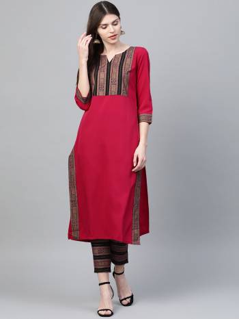 Attrective This Readymade Long Kurti In Fine Color Fabricated On Crepe Beautified With Designer Foil Printed. It Is Light In Weight And Easy To Carry All Day Long. Buy Now.