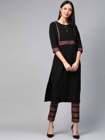 Attrective This Readymade Long Kurti In Fine Color Fabricated On Crepe Beautified With Designer Solid . It Is Light In Weight And Easy To Carry All Day Long. Buy Now.