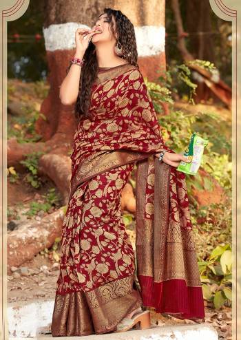 Designer This Wedding Partywear Fine Color Saree Paired With Blouse.This Saree And Blouse Are Soft Cotton Fabric With Heavy Designer Wevon Border With Digital Printed. Buy This Pretty Saree Now.