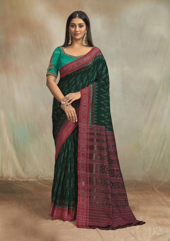 Looking This Traditional Saree Are Fine Saree Paired With Contrasted Blouse.This Saree Are Mul Mul Cotton And Blouse Are Silk Blend Fabric With Designer Ikkat Printed. Buy This Pretty Saree Now.