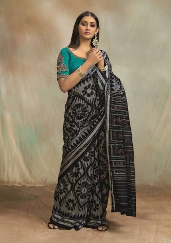 Looking This Traditional Saree Are Fine Saree Paired With Contrasted Blouse.This Saree Are Mul Mul Cotton And Blouse Are Silk Blend Fabric With Designer Ikkat Printed. Buy This Pretty Saree Now.