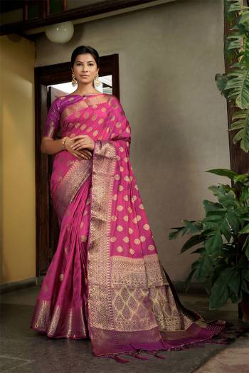 Garb This Traditional Saree Are Fine Saree Paired With Contrasted Blouse.This Saree And Blouse Are Dola Silk Based Fabric With Heavy Weaving Jari Designer Work. Buy This Pretty Saree Now.