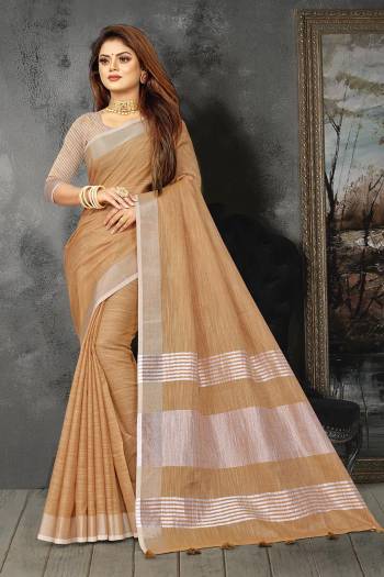 Enhance Your Personality In This Lovely Colored Designer Saree. This Saree And Blouse Are Linen Based Fabric With Heavy Wevon Pallu Border Designer. Buy This Pretty Saree Now.