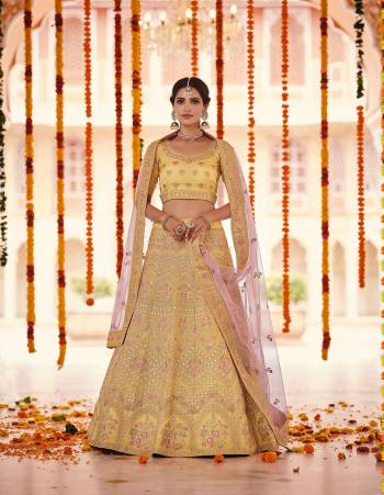 ?Grab These Heavy Designer Lehenga Choli In Lovely Color Paired With Pretty Designer Dupatta. Fabricated On Organza Beautified With Heavy Attractive Designer Jari,Thread Embroidery.Heavy Embroidery Is Making The Lehenga More Attractive.Buy Thses Pretty Lehenga Now