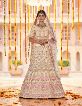 ?Grab These Heavy Designer Lehenga Choli In Lovely Color Paired With Pretty Designer Dupatta. Fabricated On Crepe Beautified With Heavy Attractive Designer Jari,Thread Embroidery.Heavy Embroidery Is Making The Lehenga More Attractive.Buy Thses Pretty Lehenga Now