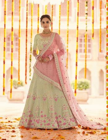 ?Grab These Heavy Designer Lehenga Choli In Lovely Color Paired With Pretty Designer Dupatta. Fabricated On Georgette Beautified With Heavy Attractive Designer Jari,Thread Embroidery.Heavy Embroidery Is Making The Lehenga More Attractive.Buy Thses Pretty Lehenga Now