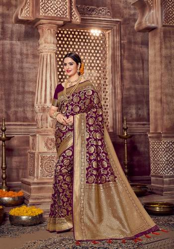 Grab This Pretty Saree Collection.These Saree Is Fabricated On Silk Beautified With Heavy Wevon Jari Designer.Buy These Amazing Saree Collection Now