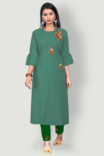 New Shade Is Here To Add Into Your Wardrobe With This Readymade Kurti And Bottom In Pretty Colored Fabricated On Rayon And Jam Cotton Bottom Its Beautified With Wevon Designer,Hand Work.