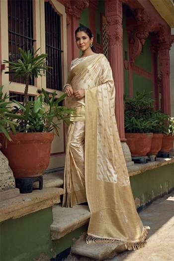 Enhance Your Personality In This Lovely Colored Pretty Saree. This Saree And Blouse Are Fabricated On Art Silk Beautified With Heavy Weaving Jacquard Designer Buy This Saree Now