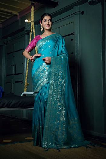 Enhance Your Personality In This Lovely Colored Saree. This Saree And?Blouse Are Art Silk Based Fabric With Heavy Wevon Jari Designer Work . Buy This Pretty Saree Now